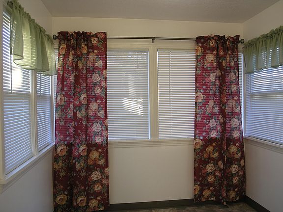 4th image of 208 W 28th St