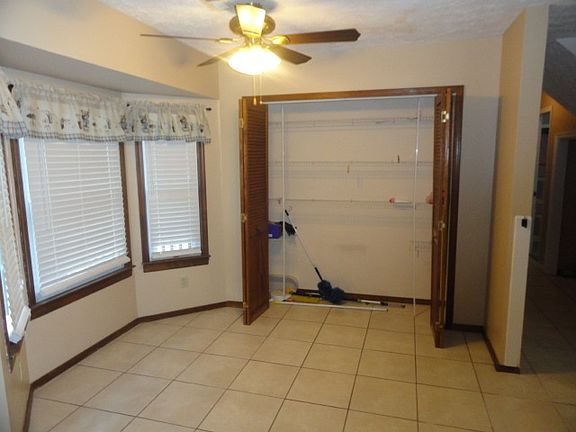 4th image of 19203 Temple Ave