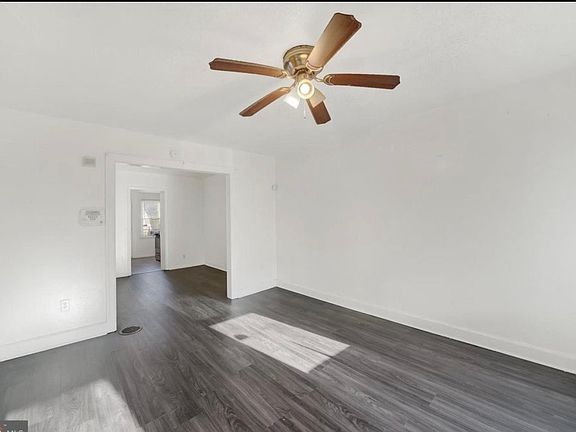 4th image of 1133 Clover Ln