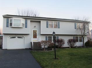 609 Michelle Way, Schenectady, NY 12304