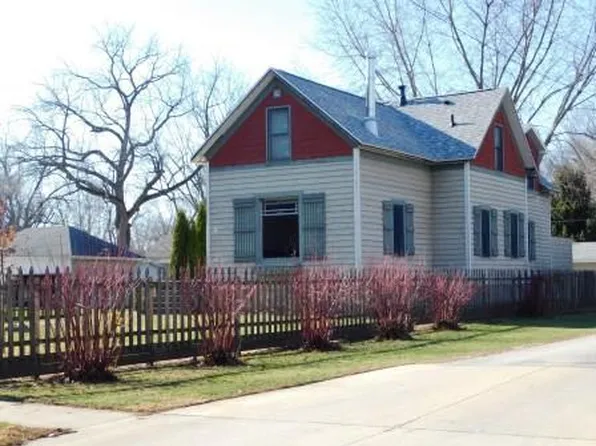 522 S 5th St, Fairbury, IL 61739