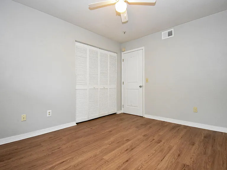 2360 SW Archer Rd #1008 — Photo 9