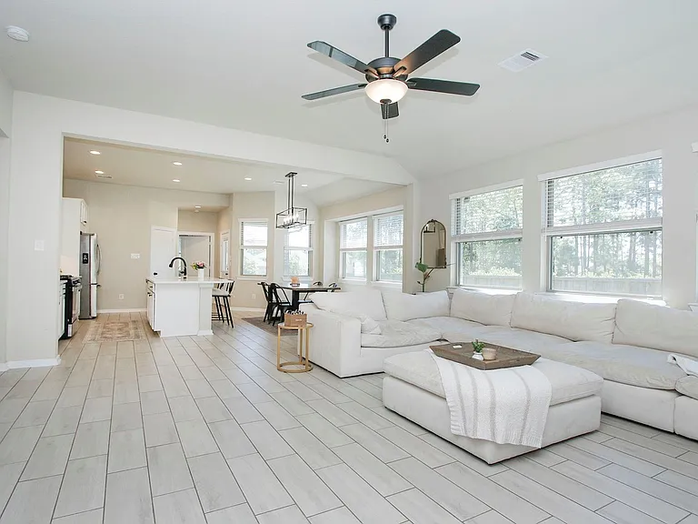 320 Rise Ln — Photo 9