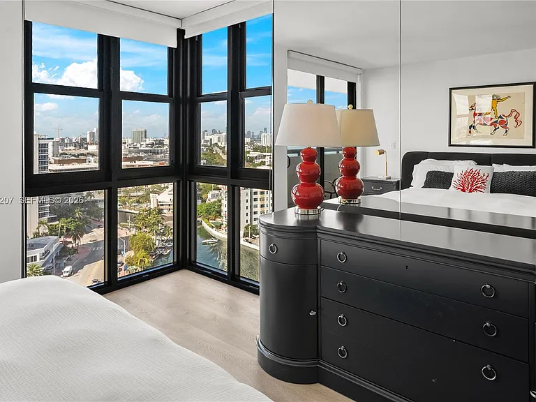 2555 Collins Ave #2014 — Photo 33