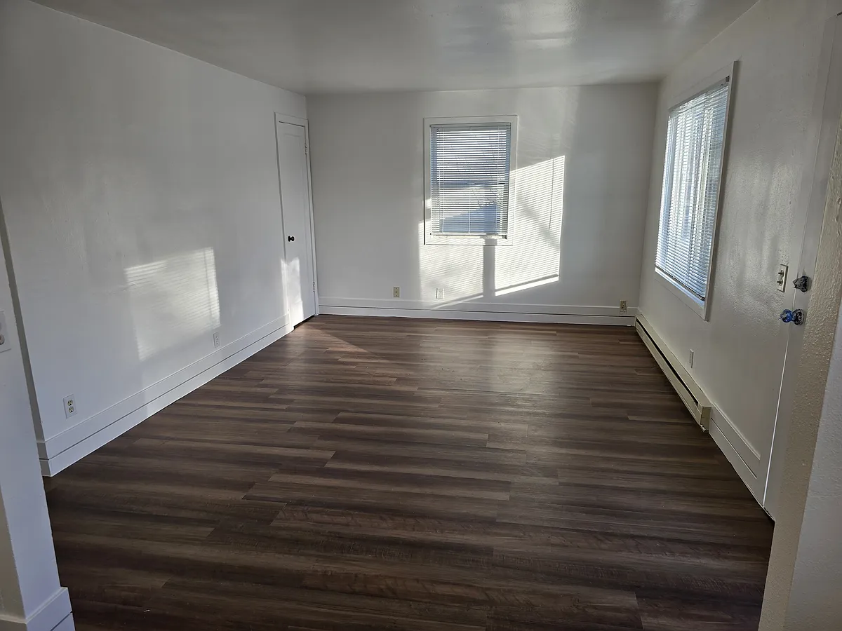 Building Photo - 1565 W 8th Ave