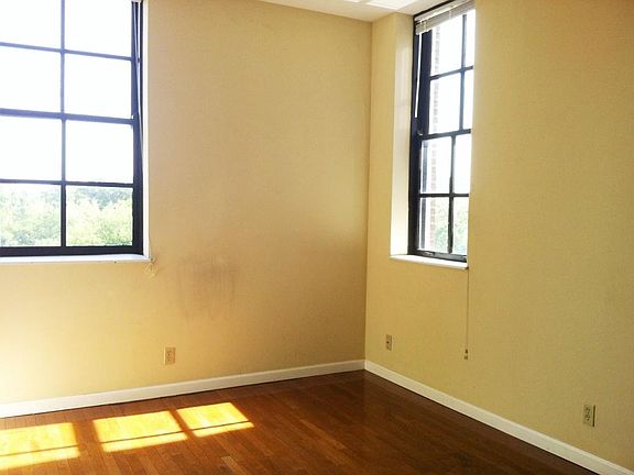 5th image of 4528 Nebraska Ave APT 306