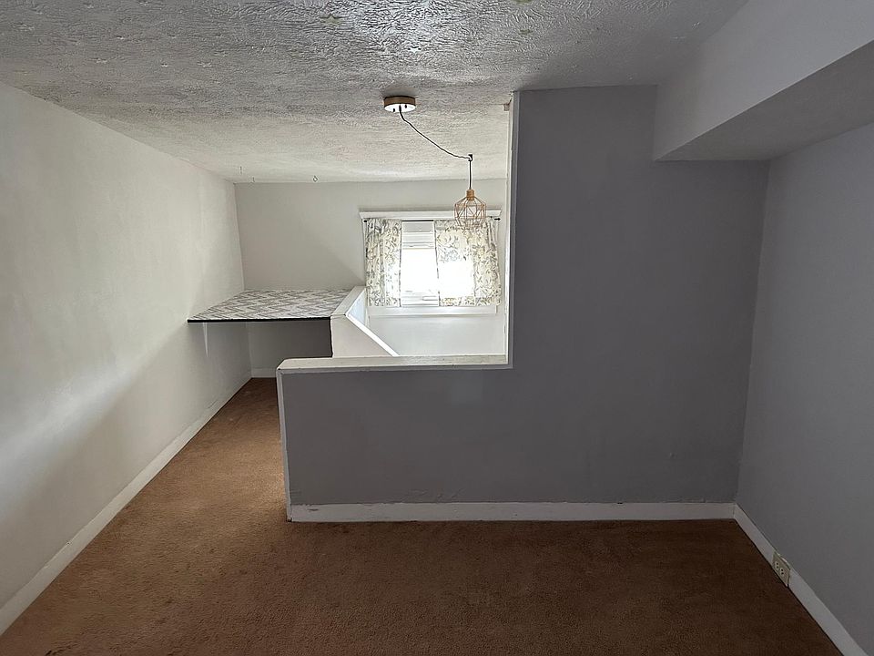 1st image of 1318 W 102nd St #3