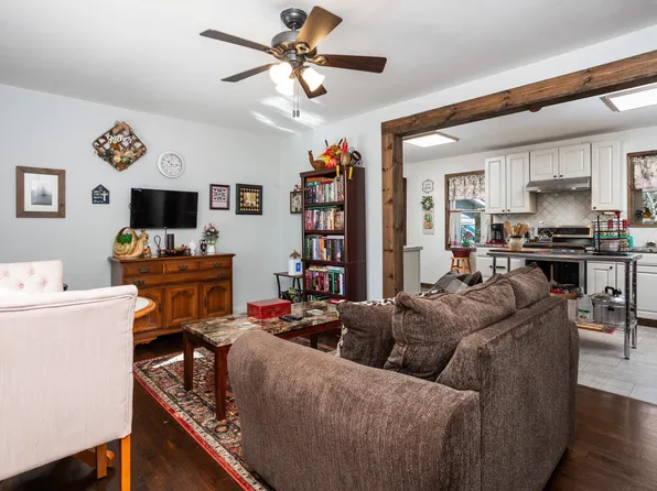 99 Cedar Heights Ln, Talladega, AL 35160