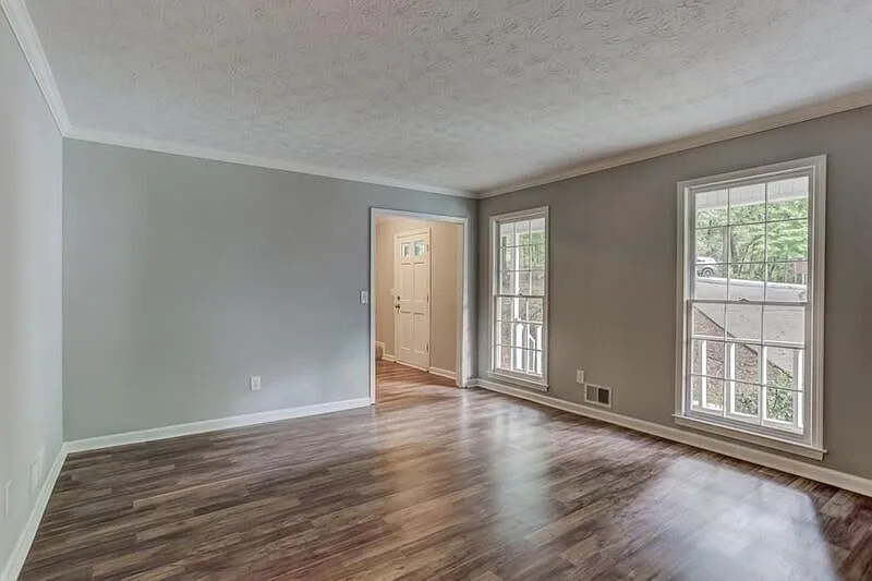 4 bed, 2.5 bath, 2170 sqft, $2,550 — Photo 3