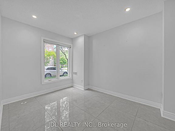 3rd image of 25 Galleria Pkwy
