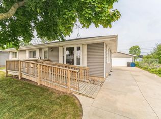 235 McKinley Ave, Omro, WI 54963