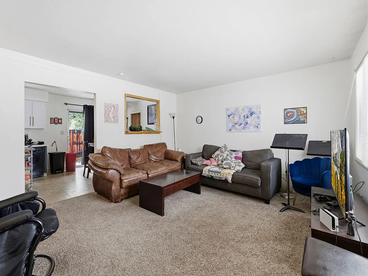 Building Photo - 1200 Juniper Ct