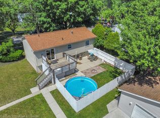 44645 Oregon Trl, Plymouth, MI 48170
