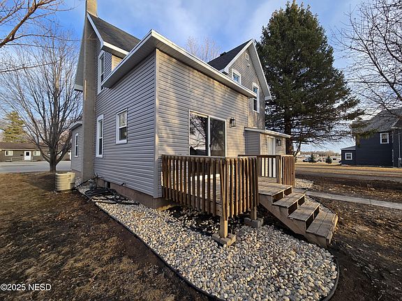 4th image of 604 S Dakota St