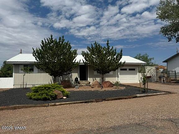5th image of 310 N 8th Dr W