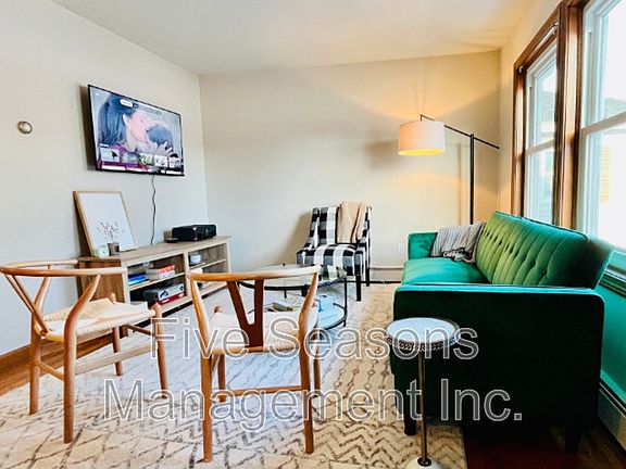 2nd image of 358-360 N Winooski Ave #3