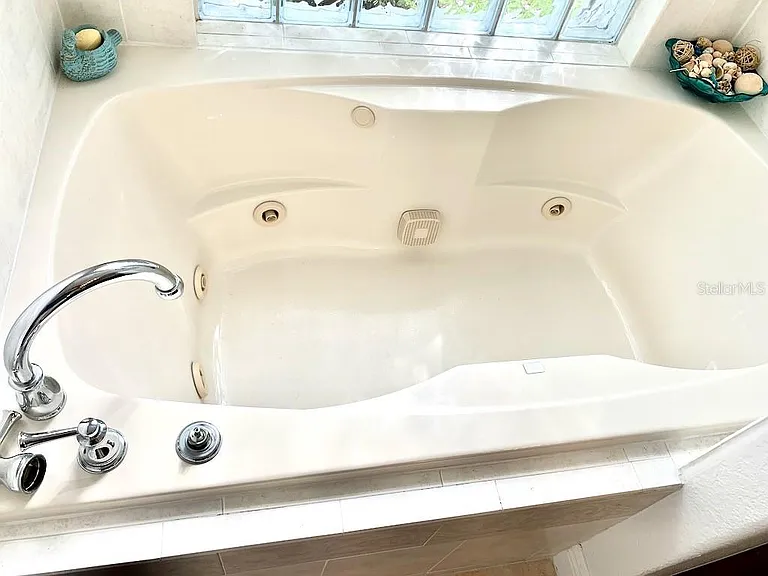 24312 Westgate Blvd — Photo 31