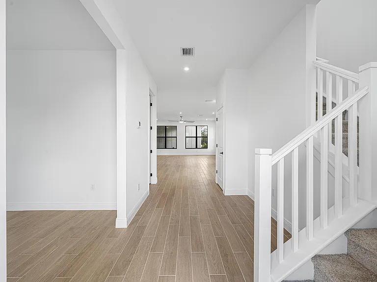 920 SW Newfield Ave — Photo 6