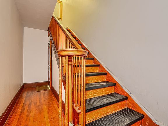 3rd image of 4041 Wilkens Ave #C