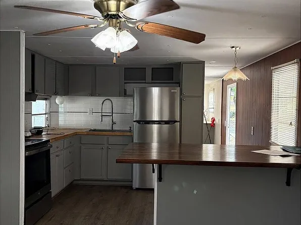 11 Annex Cir, Mount Dora, FL 32757