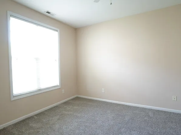 40 Signet Dr, Durham, NC 27704