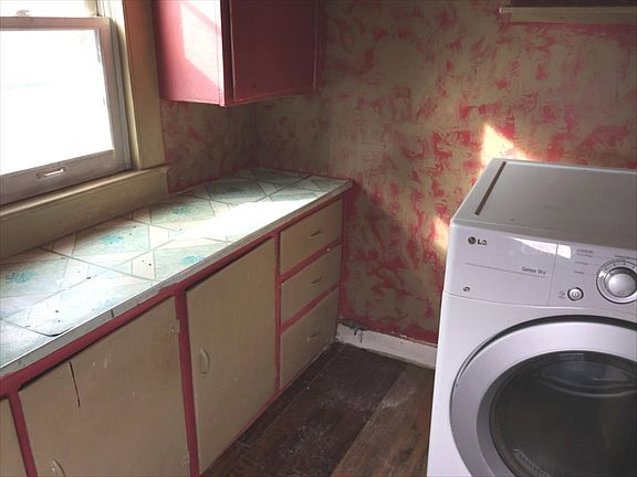 5th image of 63 West Spring Street