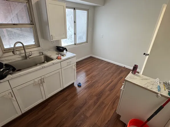 29080 Michigan St, Roseville, MI 48066