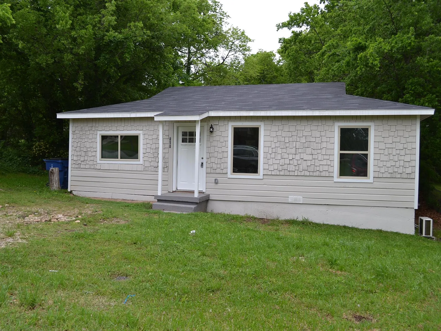 3 bed, 1260 sqft, $1,300 — Photo 3