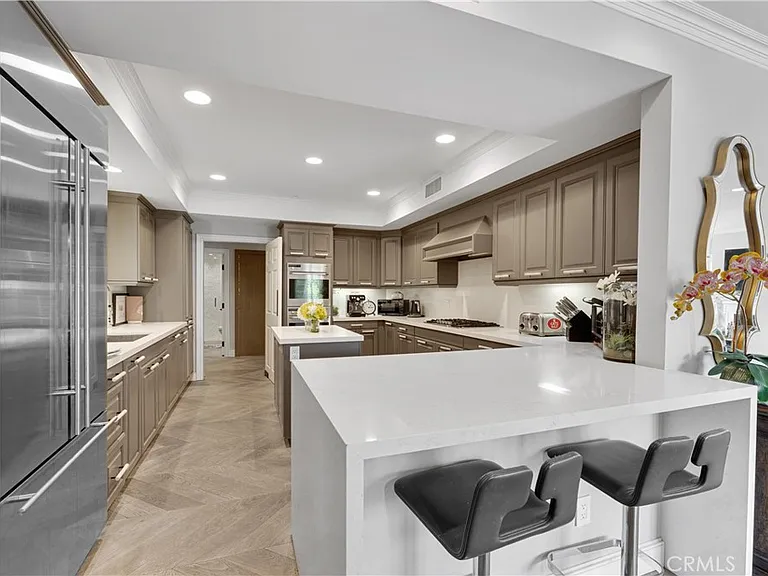 277 S Spalding Dr #201 — Photo 13