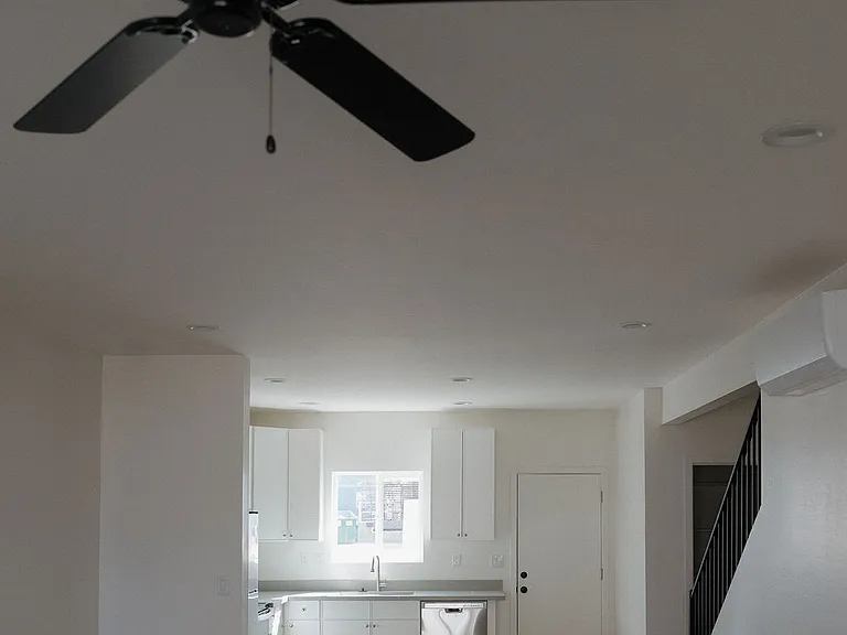 46 E 9th St S #1 — Photo 15