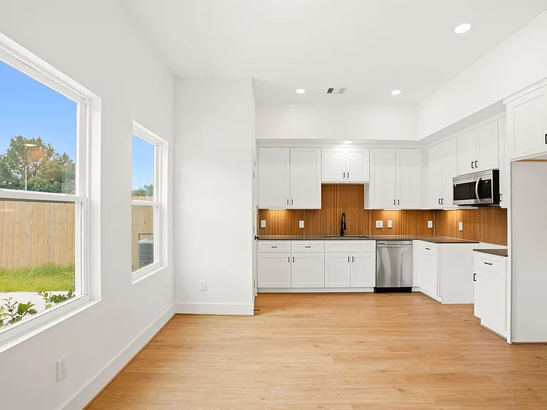 7841 Sunnyhill St #A — Photo 22