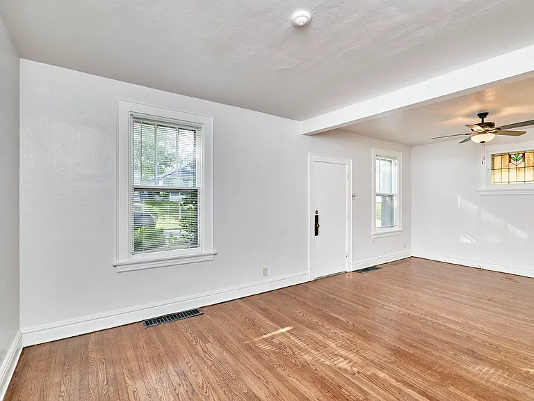 4673 Dewey Ave — Photo 3