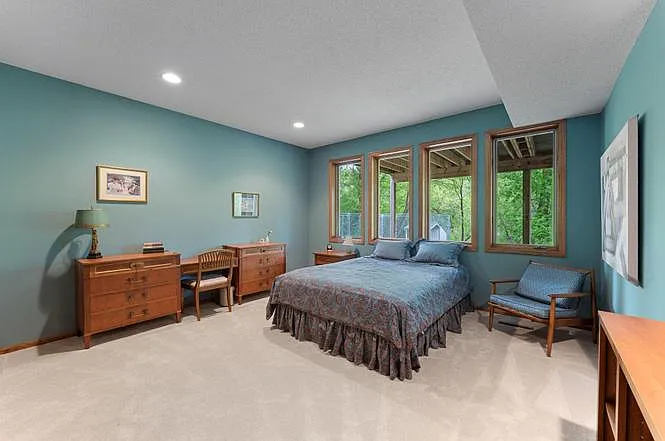 5498 Maple Ridge Ct — Photo 36