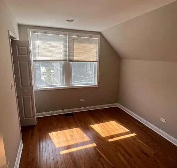 3626 W Oakdale Ave #2F — Photo 4