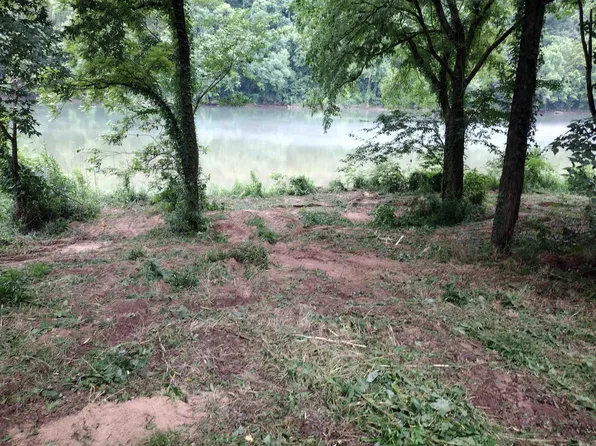 890 S Riverview Ln, Melbourne, AR 72556
