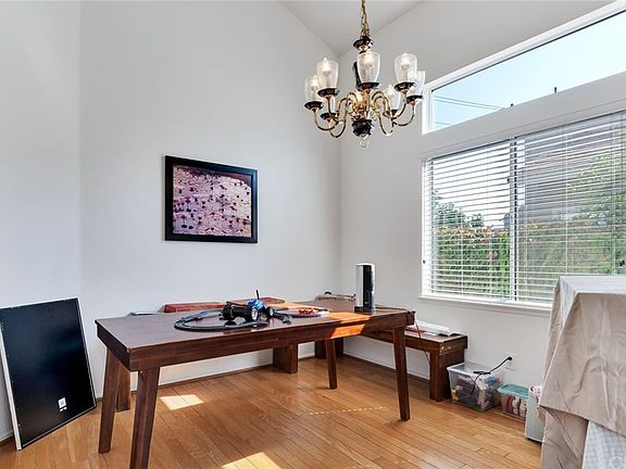 4th image of 26224 King Edward Dr