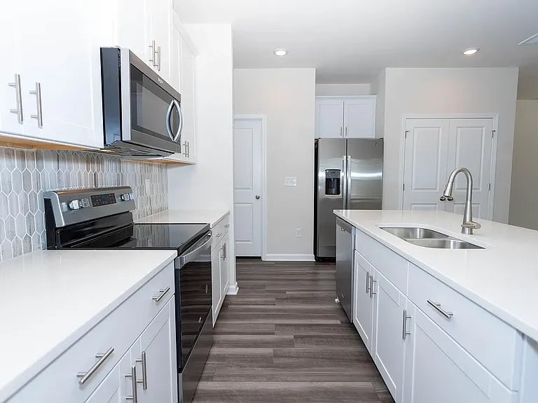 224 Brook Farm Ln — Photo 4