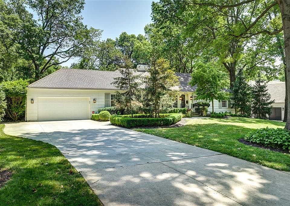 9525 Manor Rd, Leawood, KS 66206 Zillow