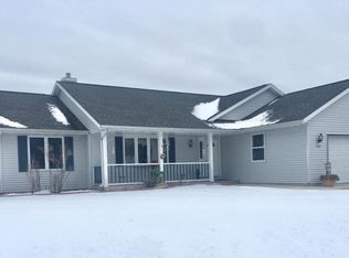 4225 Country Meadows Dr, Sheboygan, WI 53083