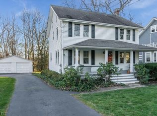 142 Center St, Clinton, NJ 08809