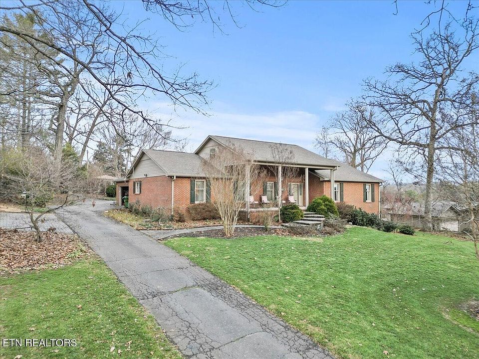 1st image of 2022 Oakwood Dr