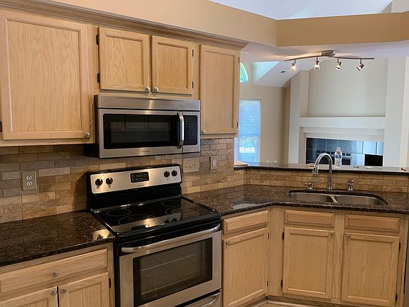 4th image of 7525 Claymont Dr