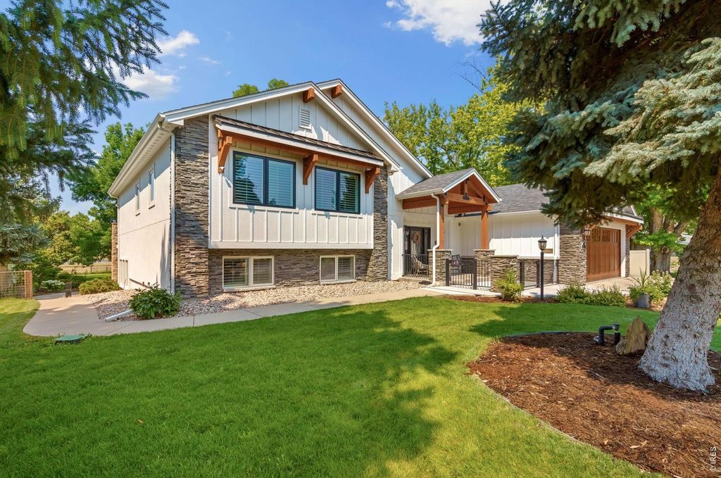 2521 Lake Dr