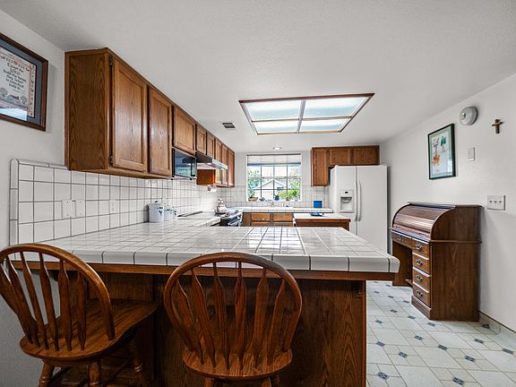 4th image of 5932 W Howard Court
