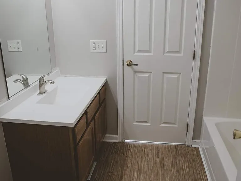 4517 Clark St #UPPER — Photo 11