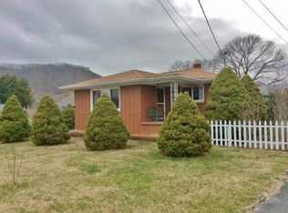203 Sparrow Dr, Erwin, TN 37650