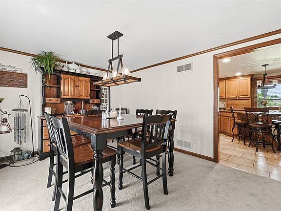 4th image of 576 Carroll Dr
