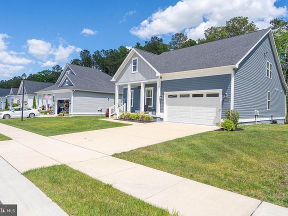 4th image of 18565 Emerson Way