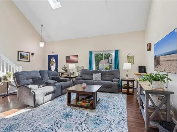 251 Gena Ct, Newport News, VA 23602
