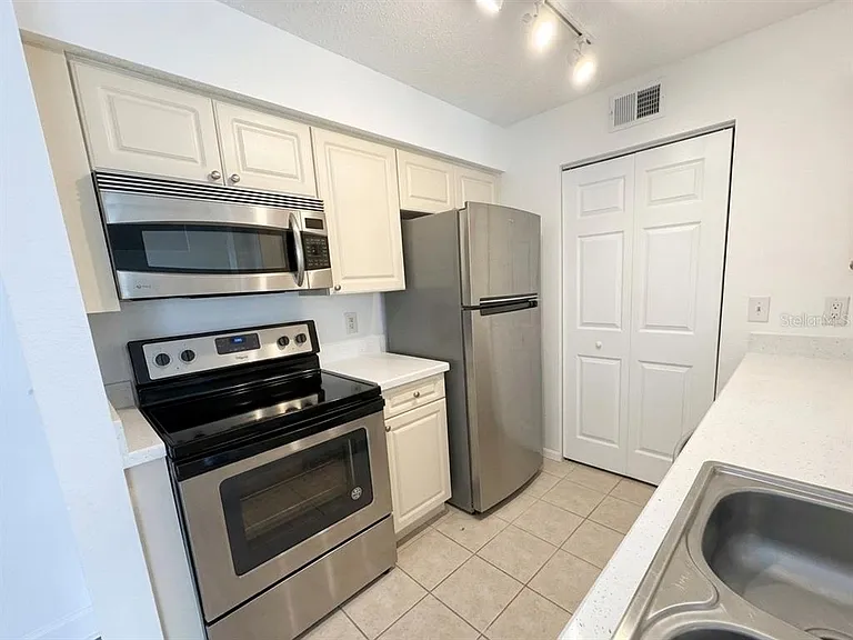 1218 Bermuda Lakes Ln #203 — Photo 6